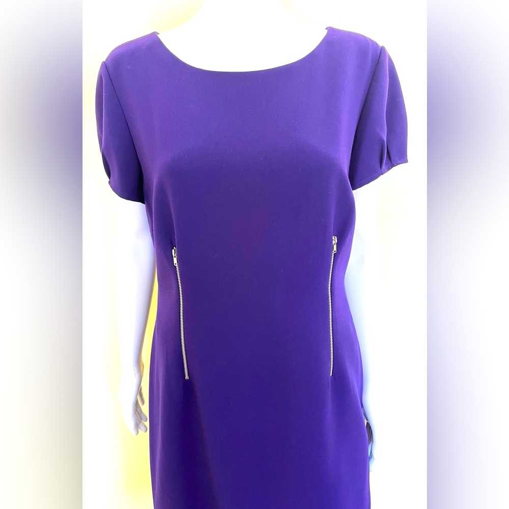 Tahari Purple Dress With Metal Zipper Accents Round Neck Half Sleeves US Size 14